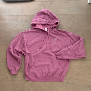 Alo Accolade hoodie XS. Soft mulberry limited color.